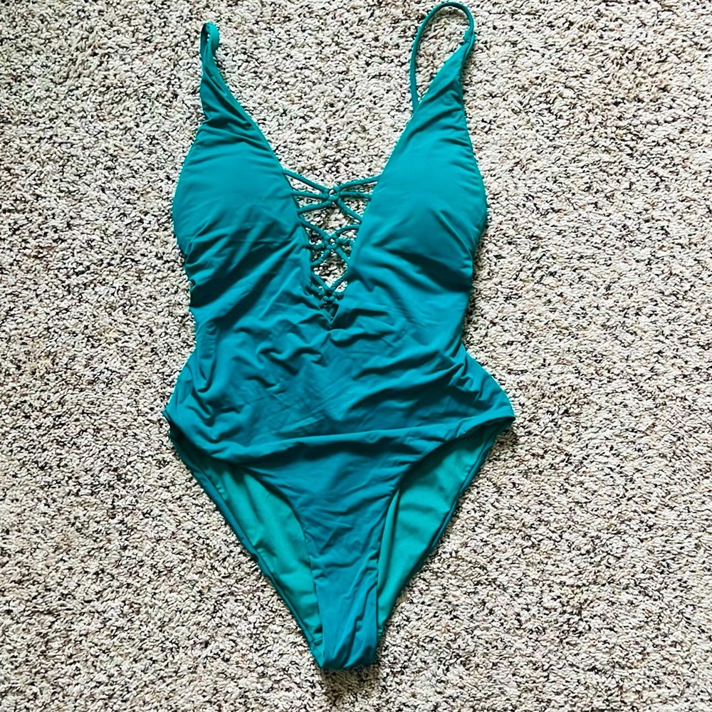 One piece swim suit